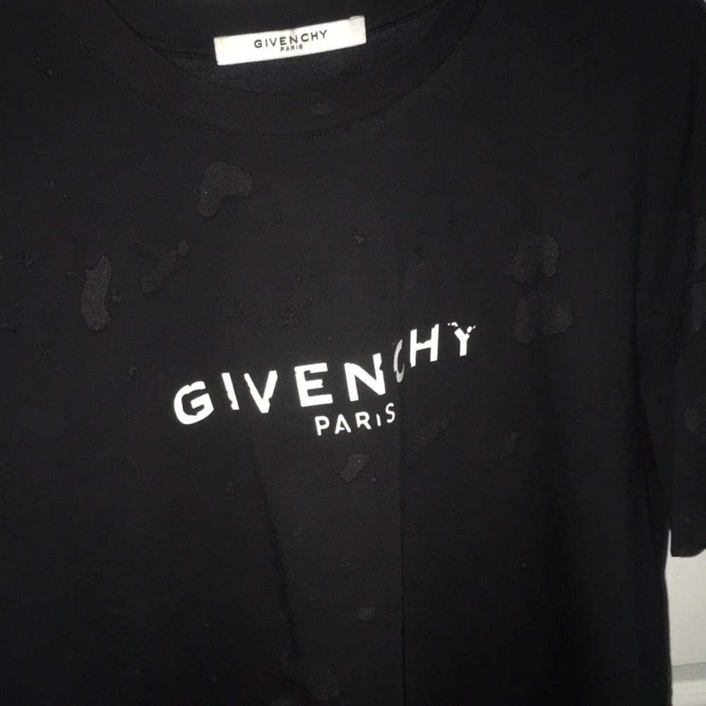 Givenchy Paris destroyed T (design)